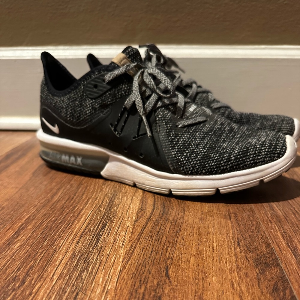 Nike Air Max, women’s size 8.5, great condition.